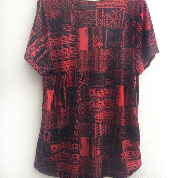 LuLaRoe Red and Black Pattern Classic T - Picture 5 of 6